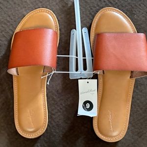 Universal Thread summer Sandels